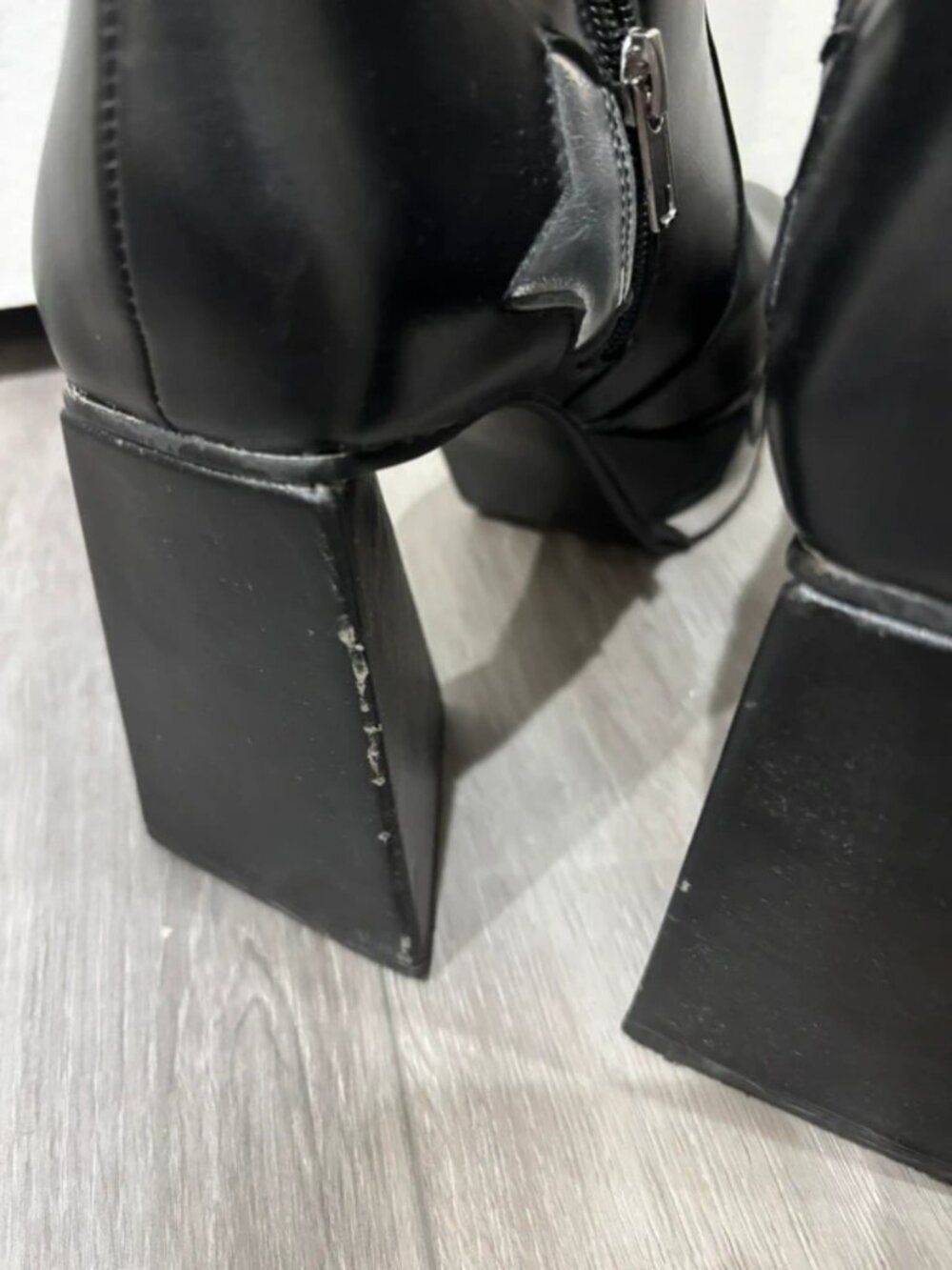 Lamoda Black Platform Star Boots - Picture 3 of 4